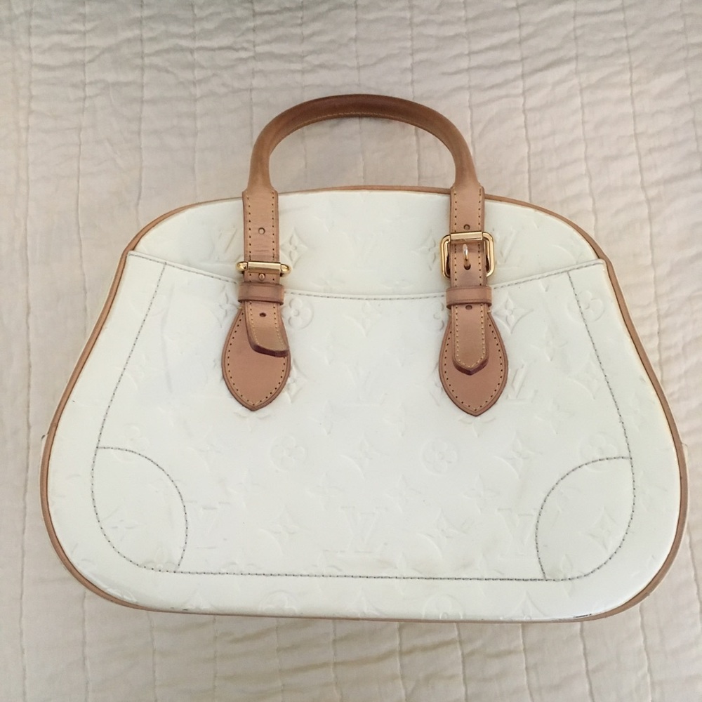 Brand new Louis Vuitton purse, great condition